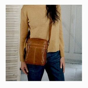 Jack Georges Zippered Crossbody #7203 Distressed Honey Brown Leather NWT $160